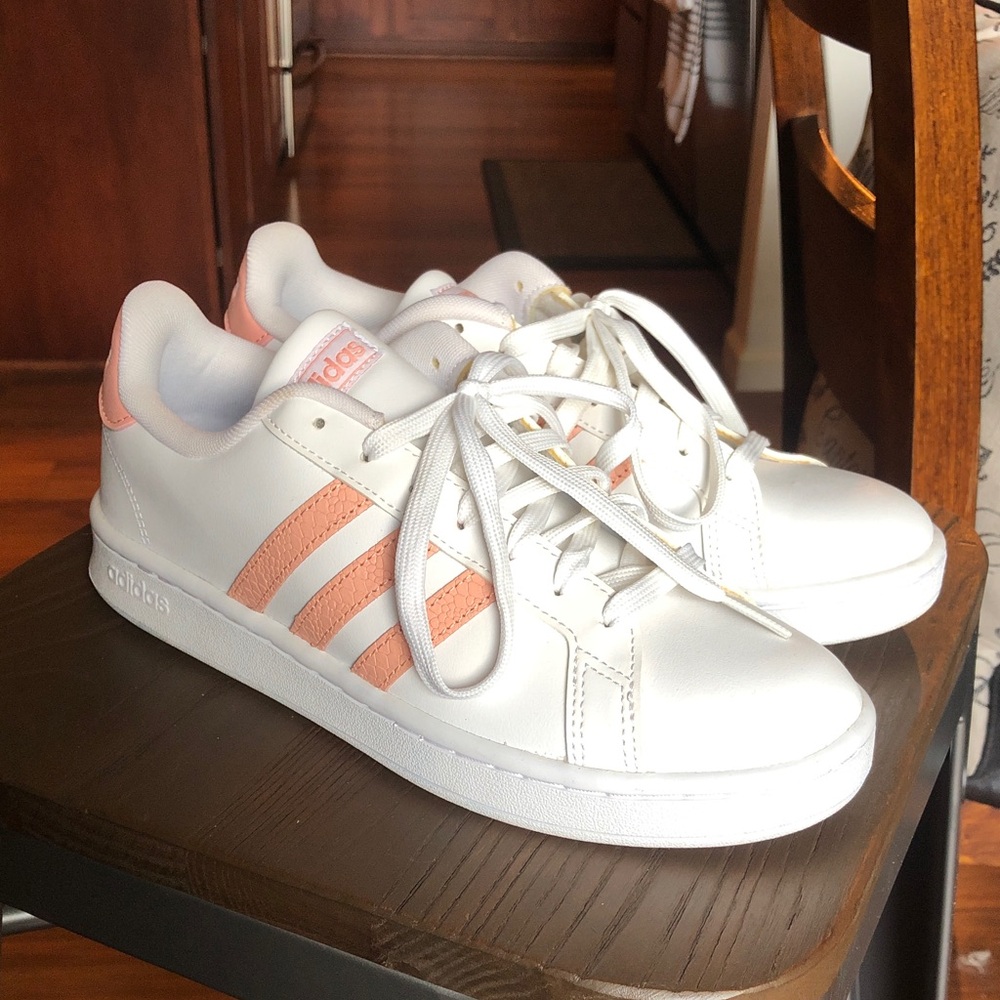 Adidas Women's White and Peach Sneakers, Size 8, Cloudfoam Comfort
